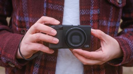 Ricoh GR IV HDF